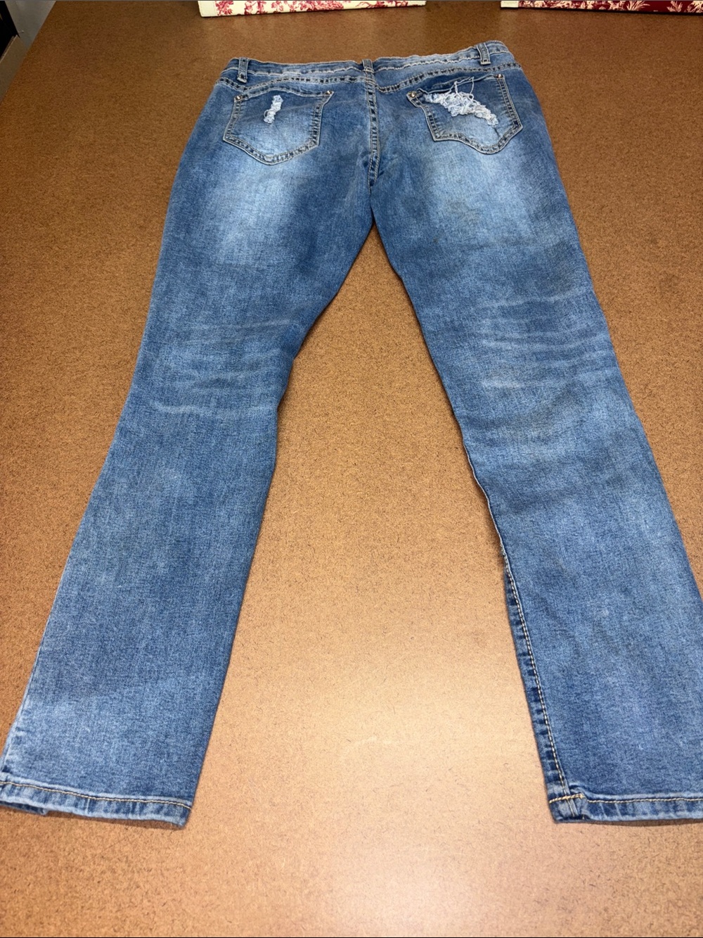 Woman’s SZ 6 Medium Straight leg Jeans with Pink, Red & Yellow Floral Appliqués - Picture 9 of 11